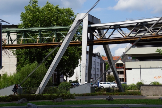 Pont du monorail suspendu d'Alter Markt