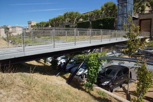 Footbridges across the Coulée Verte Car Park 