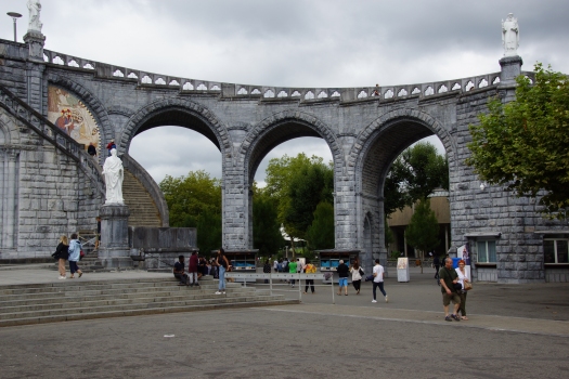 Arcades du Sanctuaire de Lourdes