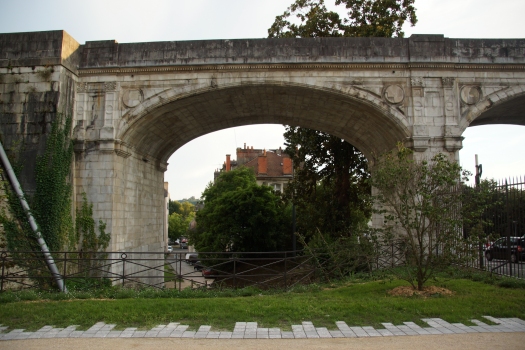 Bridge across Rue Marca