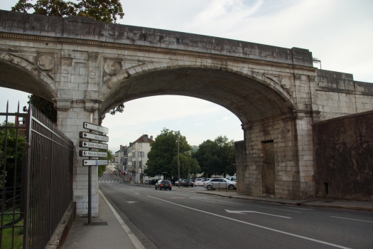 Bridge across Rue Marca