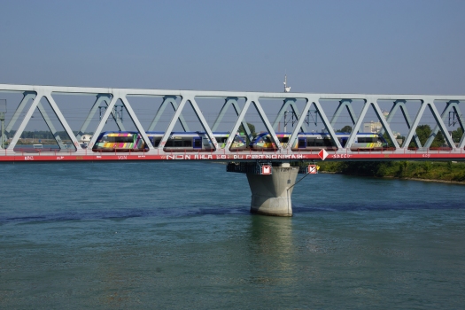 Nouveau pont ferroviaire de Strasbourg-Kehl