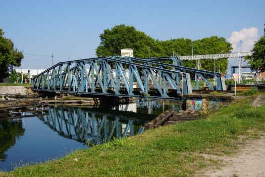 Pont ferroviaire du port au Pétroles