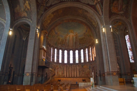 Cathédrale Sainte-Geneviève-et-Saint-Maurice