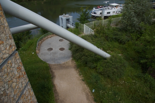 Fußgängerbrücke am Hafen von Nanterre