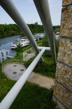 Nanterre Port Footbridge 