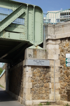 Rue Delizy Bridge