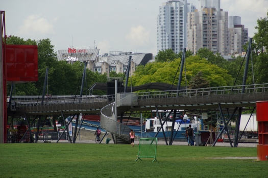 Parc de la Villette Elevated Footpath