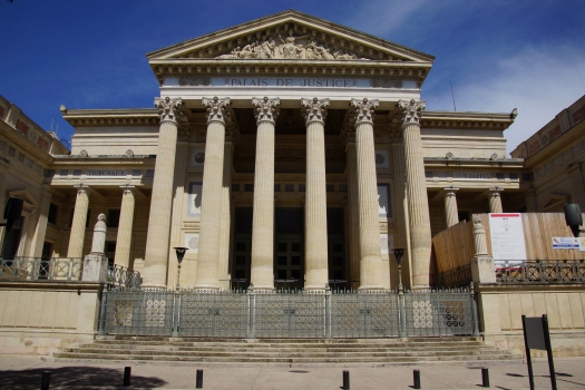 Palais de justice de Nimes
