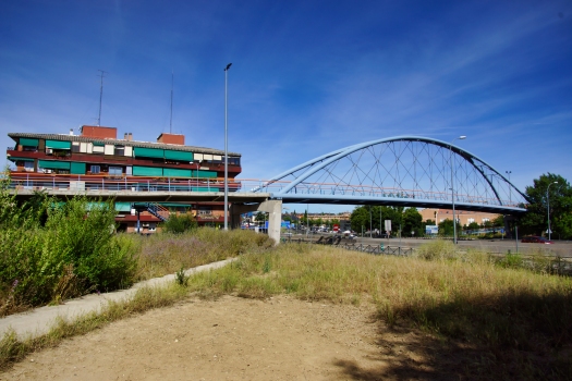 Geh- und Radwegbrücke über die N-II