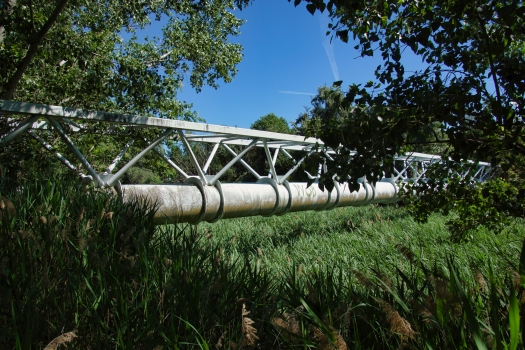 Rohrbrücke über den río Manzanares