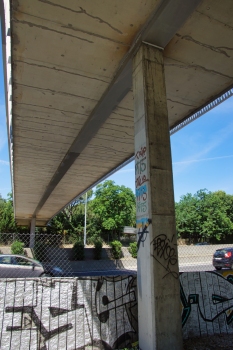 Geh- und Radwegbrücke über die M-30