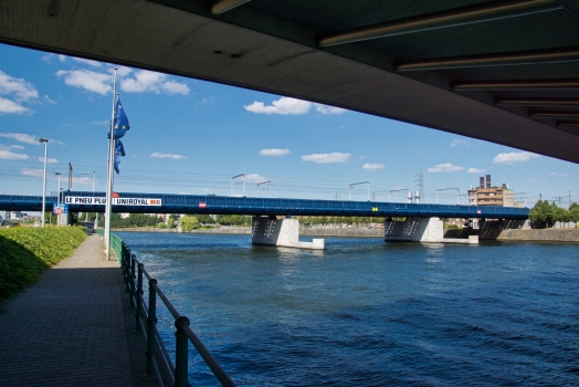 Val-Benoît-Eisenbahnbrücke