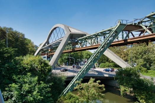 Superstructure de monorail suspendu d'Ohligsmühle