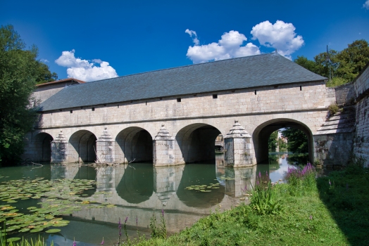 Brückenschleuse Saint-Amand
