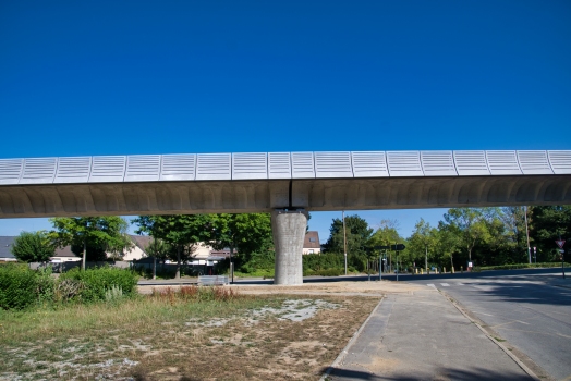 Hochbahnbrücke der Linie B der Metro von Rennes 