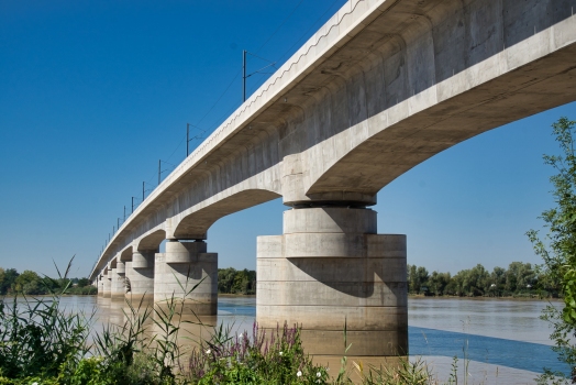 Cubzac High-Speed Rail Bridge