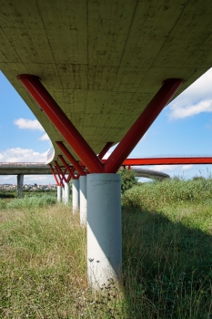 Geh- und Radwegbrücke Raos 