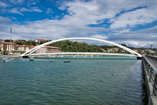 Geh- und Radwegbrücke Plentzia