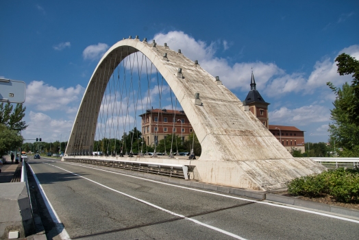 Oblatas-Brücke
