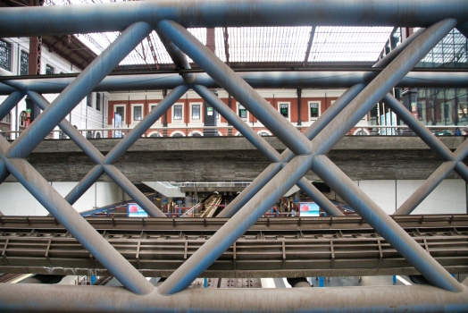 Pont ferroviaire dans la gare de Principe Pío 