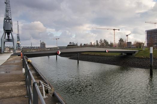 Geh- und Radwegbrücke Baakenhafen