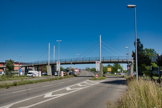 Footbridge across the B33