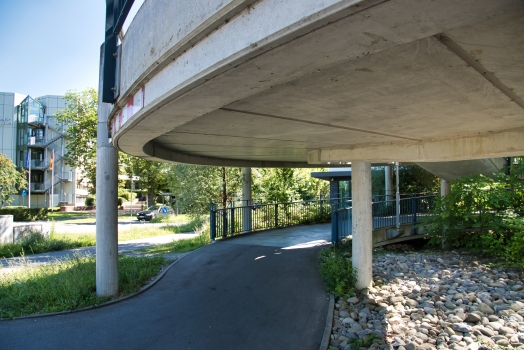 Footbridge across the B33
