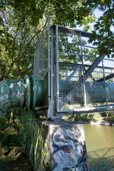 Pont-pipeline sur le Landwehrkanal