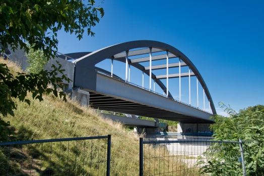 Fernbahnbrücke über die A100
