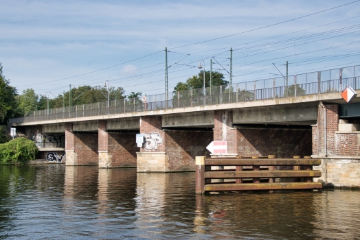 Eisenbahnbrücke am Bahnhof Jungfernheide