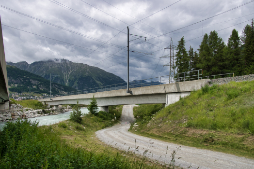 Neue Flazbrücke der Rhätischen Bahn