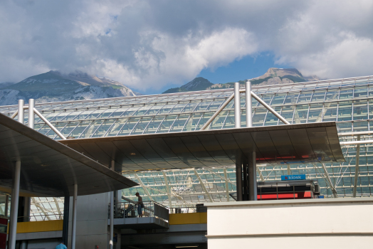 Überdachung der Postautostation Chur
