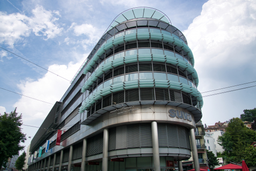 Immeuble résidential et de bureaux Suva