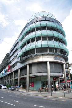 Wohn- und Geschäftshaus Suva 