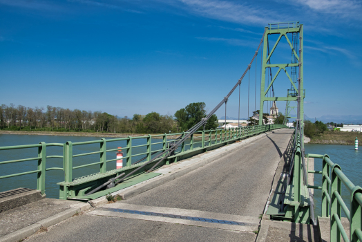 Hängebrücke am Chemin de l'Ile