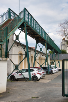 Fußgängerbrücke am Bahnhof Vierzon-Ville
