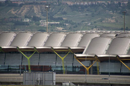 Flughafen Madrid-Barajas Terminal 4