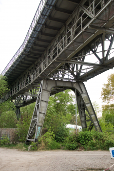 Hellbrookstrasse / Rübenkamp Metro Bridge 
