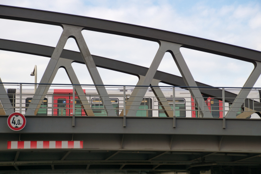 Fuhlsbüttler Strasse Metro Bridge VI 