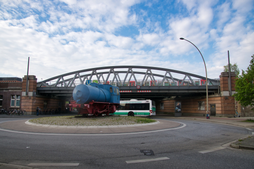 Pont-métro sur la Fuhlsbüttler Strasse VI