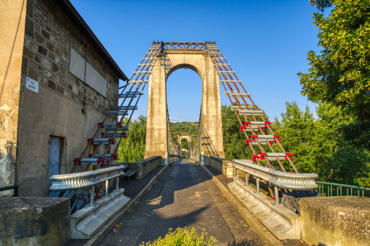 Hängebrücke Coudes