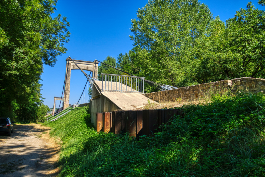 Carennac Suspension Bridge 