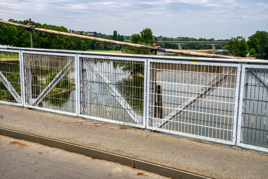 Saint-Symphorien Bridge