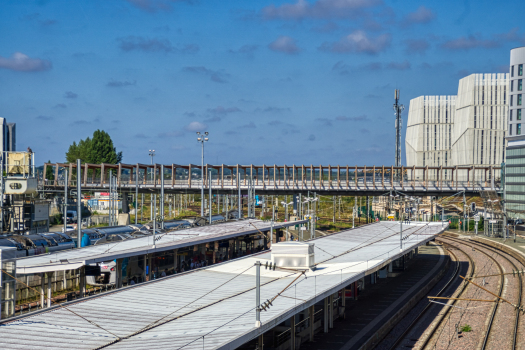 Fußgängerbrücke am Bahnhof Angers Saint-Laud 