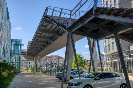 Fußgängerbrücke am Bahnhof Angers Saint-Laud