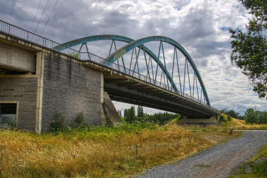 Straßenbrücke Ville-sur-Haine