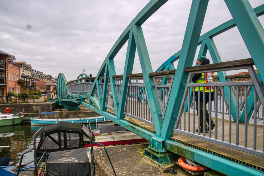 Pooles Wharf Marina Swing Bridge