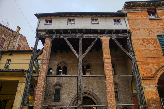 Palazzo Isolani
