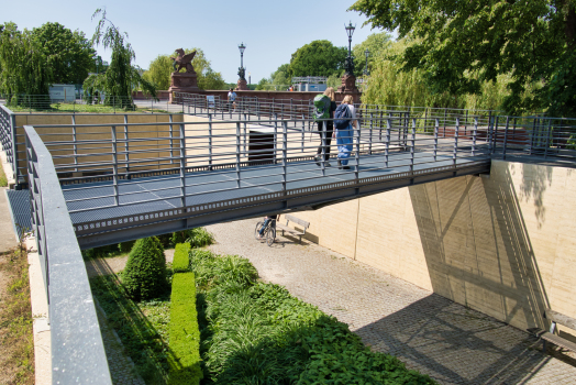 Ludwig-Erhard-Ufer Garden Footbridges